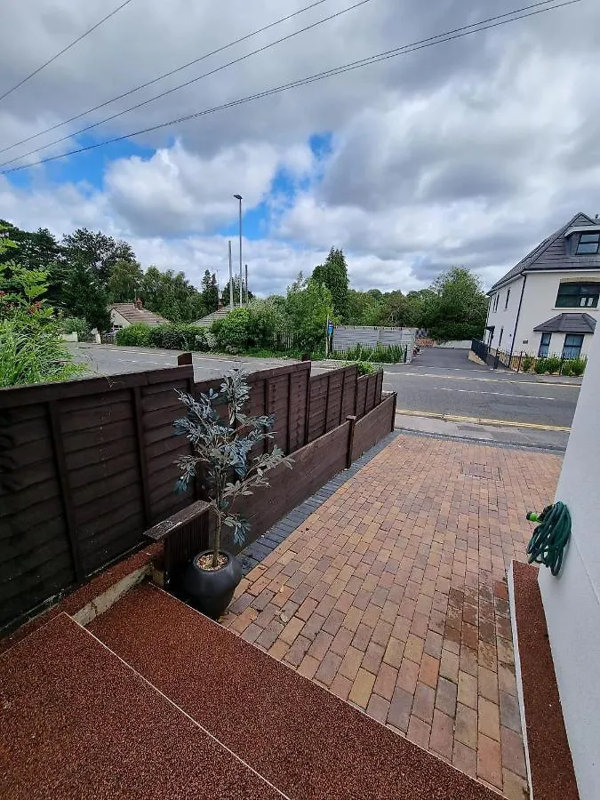 Your Own Studio Flat With Everything You Need! Fully Equipped Kitchen, Free Coffee And Tea, Own Entrance, Private Parking, Smart Tv With Netflix, Sofa Bed, Your Own Shower And Toilet - All Newly Renovated! Poole 0*,  United Kingdom