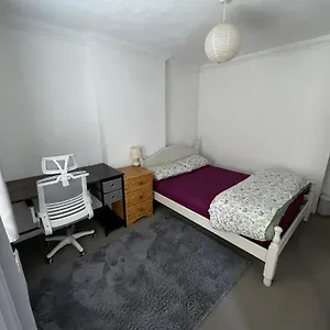  Homestay South Coast Guest With Free Parking
